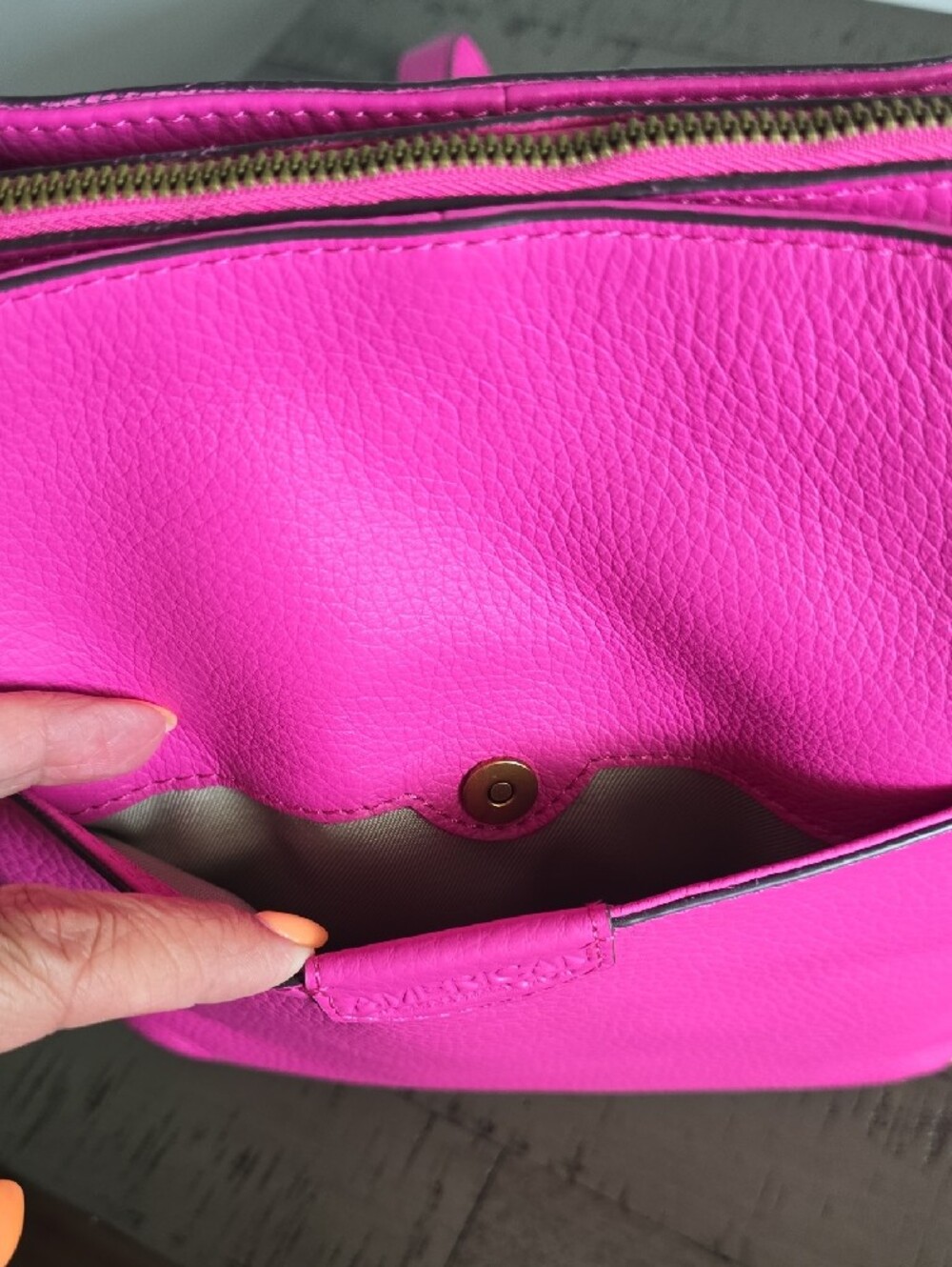 AMERICAN LEATHER CO Bright Pink Leather Crossbody Bag - Picture 8 of 11